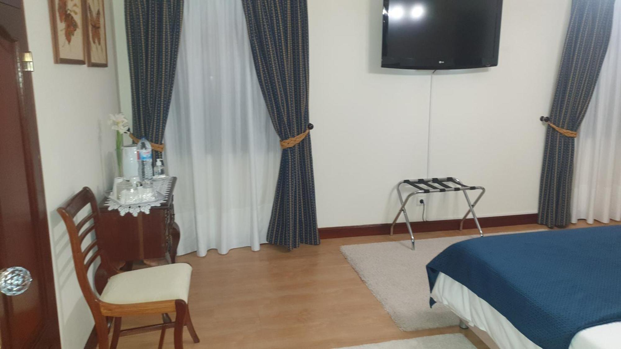 Casa Marques Bed & Breakfast Angra do Heroismo Room photo